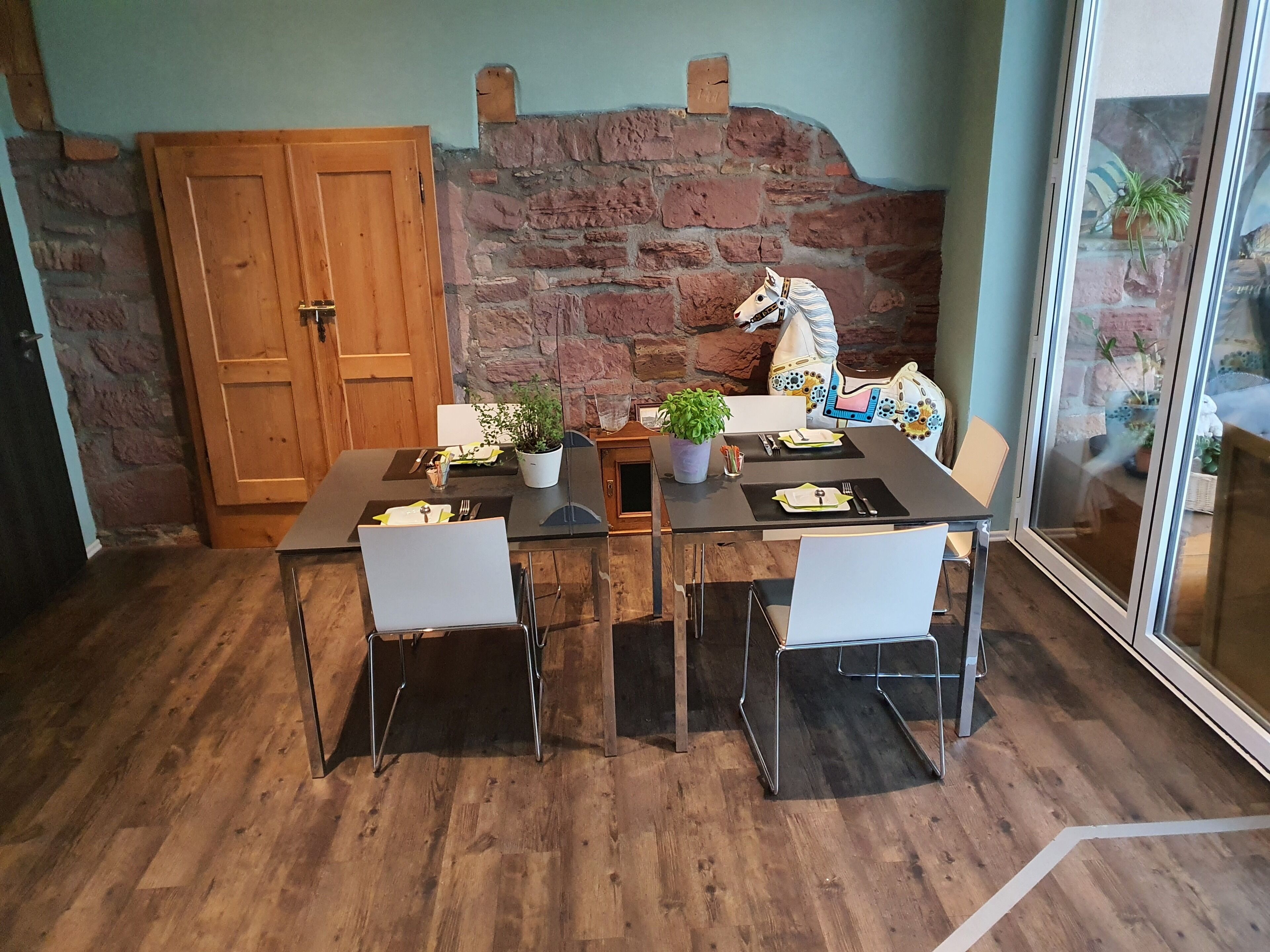 Päivittäinen buffetaamiainen maksusta