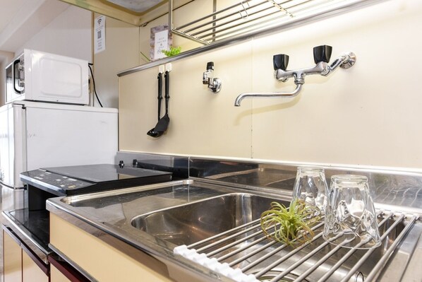 雪櫃、微波爐、爐具、廚房用具/餐具/器皿