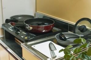 雪櫃、微波爐、爐具、廚房用具/餐具/器皿