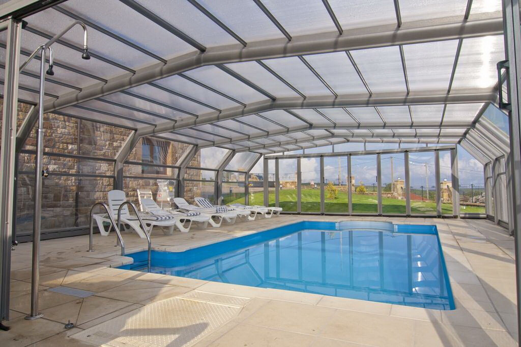 Pool (außen)