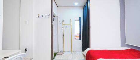 1 bedroom, desk, free WiFi, bed sheets