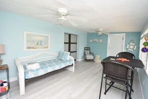 3 bedrooms, desk, iron/ironing board, travel cot - Stunning Fenced Home | Pool (Heated Opt) & Hot Tub (Palm Coast)