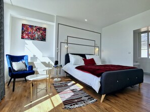 5 bedrooms, desk, iron/ironing board, travel cot