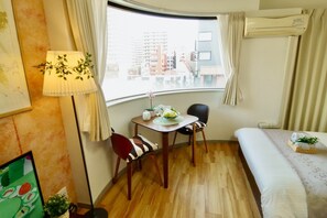1 bedroom, desk, free WiFi, bed sheets