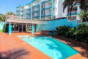 Kolam renang outdoor