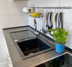 Køleskab, mikrobølgeovn, ovn, opvaskemaskine