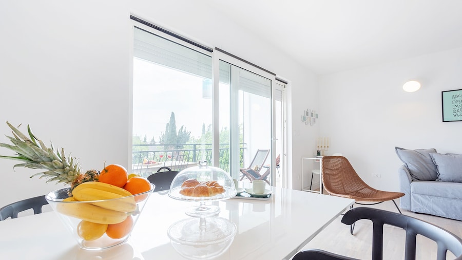 Apartment Black & White