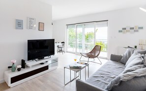 Lejlighed (Comfort Two Bedroom Apartment with Ba) | Stue | Fladskærms-tv