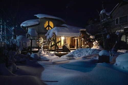 A soothing house built with natural materials made from straw bales Relax and unwind in this extrao / Shari-gun Hokkaidō
