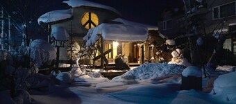 A soothing house built with natural materials made from straw bales Relax and unwind in this extrao / Shari-gun Hokkaidō