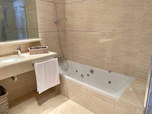 Unclassified image, 5 of 14, button - Balcon de El Puerto, Spanien (Tazacorte)