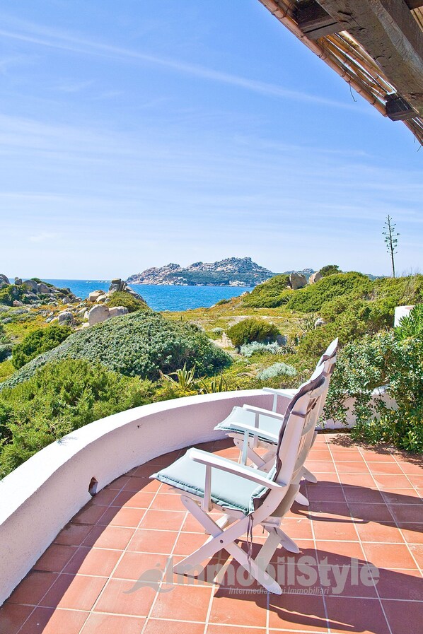 Terrace/patio - Beachfront villa on the first row with lovely view (Santa Reparata)