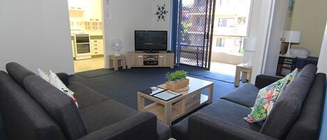 Smart TV, DVD player