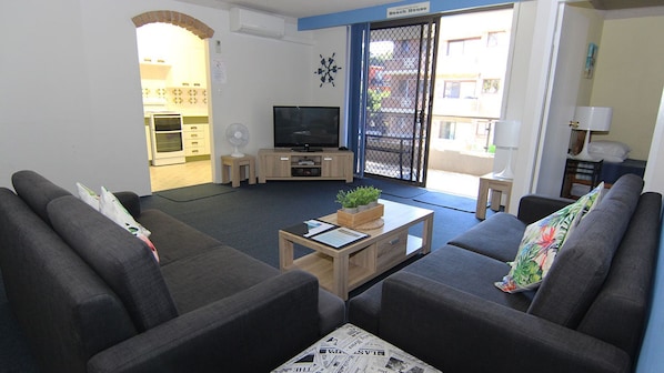 Smart TV, DVD player - The Breakers 10 (Forster)