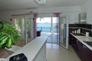 Fridge, oven, stovetop, dishwasher - Two Bedroom Apartment with Balcony&Sea View (Vinišće)