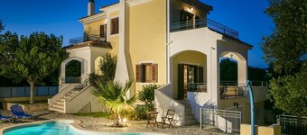 Villa Cara - Three Bedroom Villa, Sleeps 8