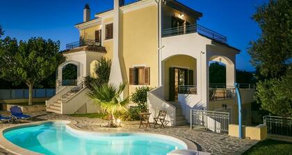 Villa Cara - Three Bedroom Villa, Sleeps 8