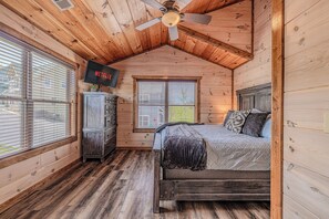 5 bedrooms, travel crib, free WiFi, bed sheets