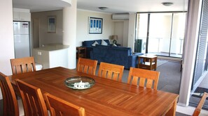 Dining - Twin Pines 401 - CBD Location (Forster)