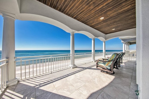 Gulf Front Home! Private *Heated Pool/Free Beach Chair&Umbrella set-up/Unbeatable Views&Beach Access