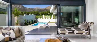 Villa De Luxe: Enjoy life in the lap of luxury