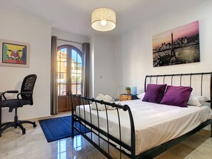 2 عدّة غرف نوم ومكواة/لوح كي وواي فاي مجانًا وملاءات أسرّة