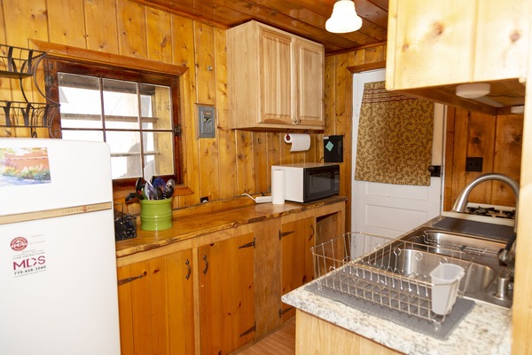 Frigorífic, microones, forn i placa de cuina