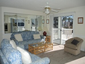 Condo, 1 Bedroom | Living area