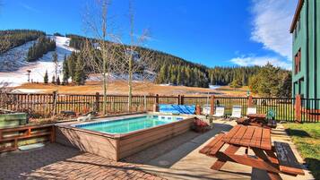 Studio | Outdoor pool