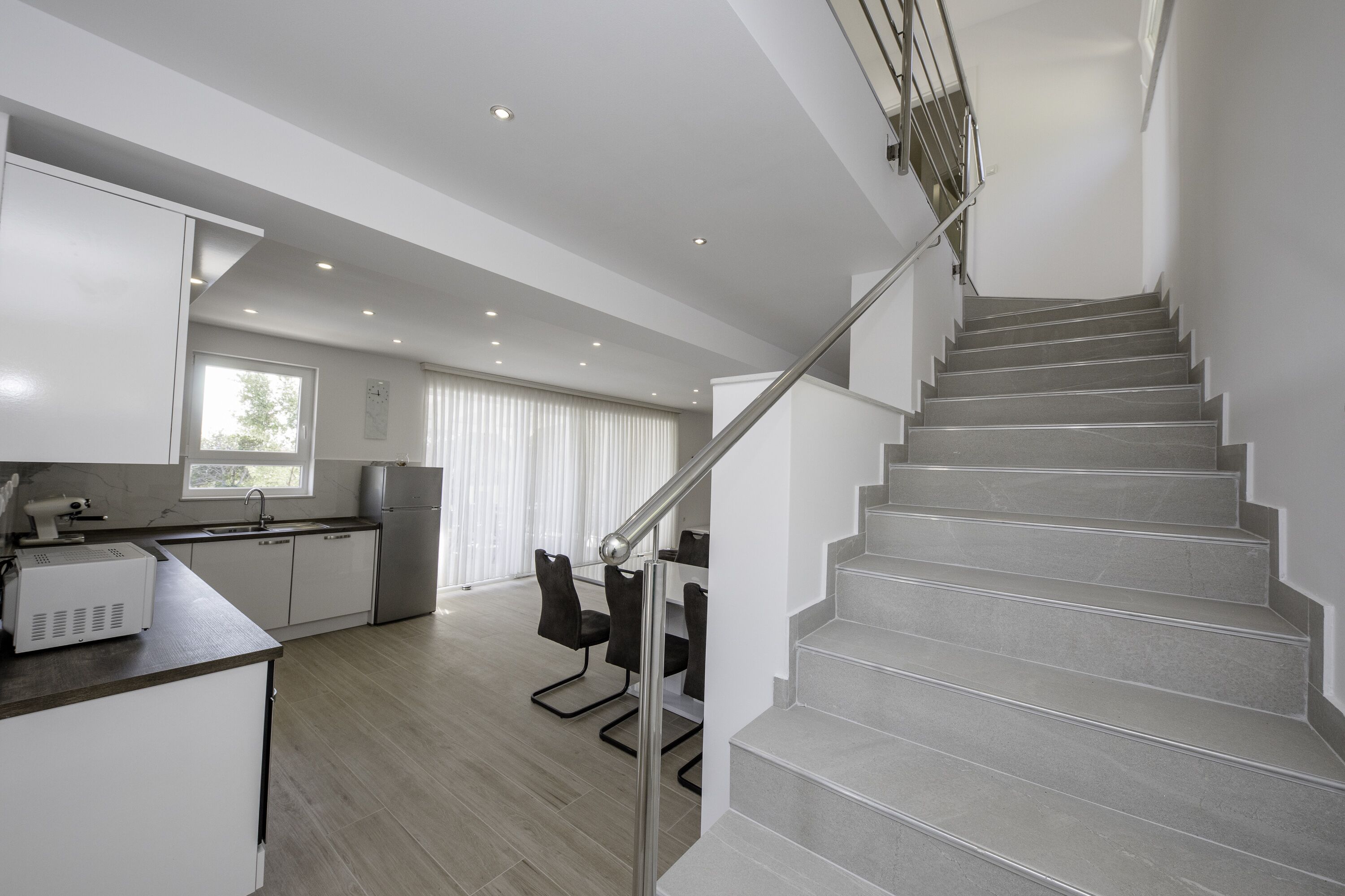 独立别墅 | 私人厨房 | 冰箱、微波炉、烤箱、炉灶