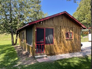 Exterior - Reed's on the River Cabin 6 (Indian River)