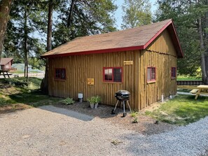 Exterior - Reed's on the River Cabin 2 (Indian River)