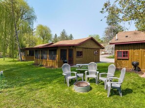 Property grounds - Reed's on the River Cabin 4 (Indian River)