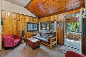 TV, fireplace - Reed's on the River Cabin 4 (Indian River)