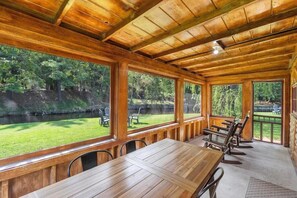 Dining - Reed's on the River Cabin 5 (Indian River)