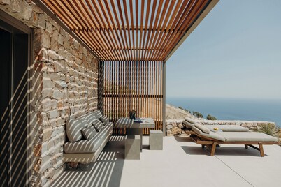 Santorini Sky, Luxury Resort