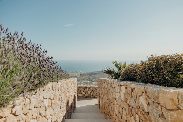 Exterior - Santorini Sky, Luxury Resort (Santorini)