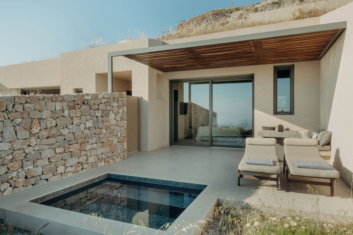 Junior Villa with Private Heated Plunge Pool and Sea View | 1 개의 침실, 고급 침구, 필로우탑 침대, 무료 미니바
