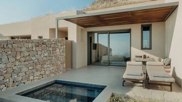 Junior Villa with Private Heated Plunge Pool and Sea View | 1 Schlafzimmer, hochwertige Bettwaren, Pillowtop-Betten