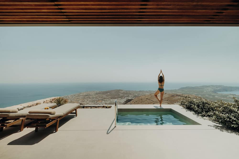 Santorini Sky, Luxury Resort
