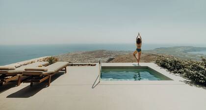 Santorini Sky, Luxury Resort