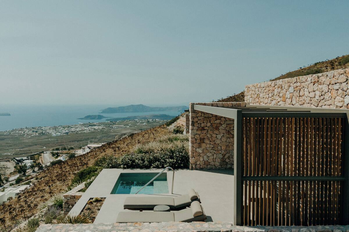 Junior Residence with Private Heated Plunge Pool and Sea View | 테라스/파티오