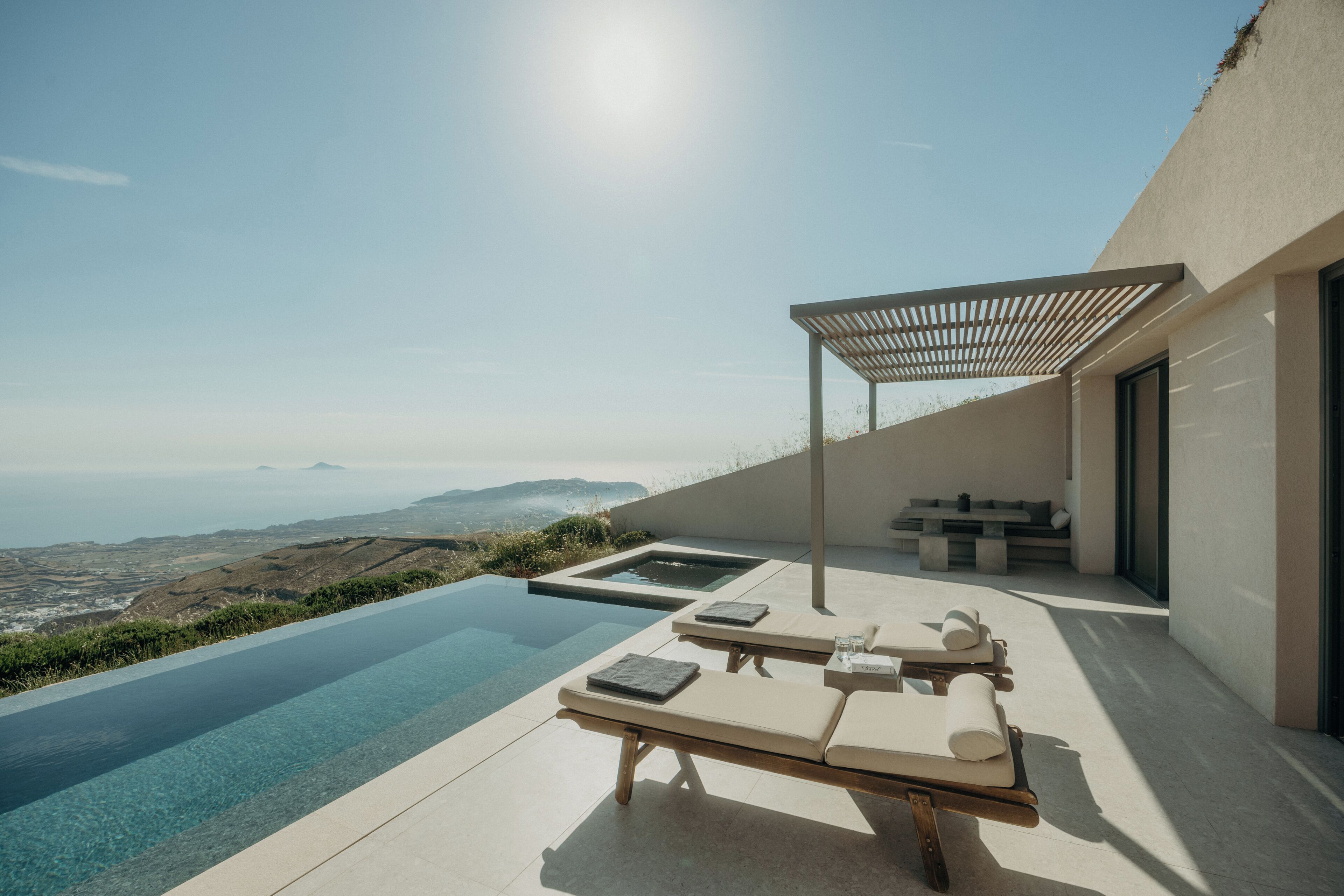 Panoramic Villa with Private Pool, Heated Plunge Pool and Sea View | Terrasse/gårdhave