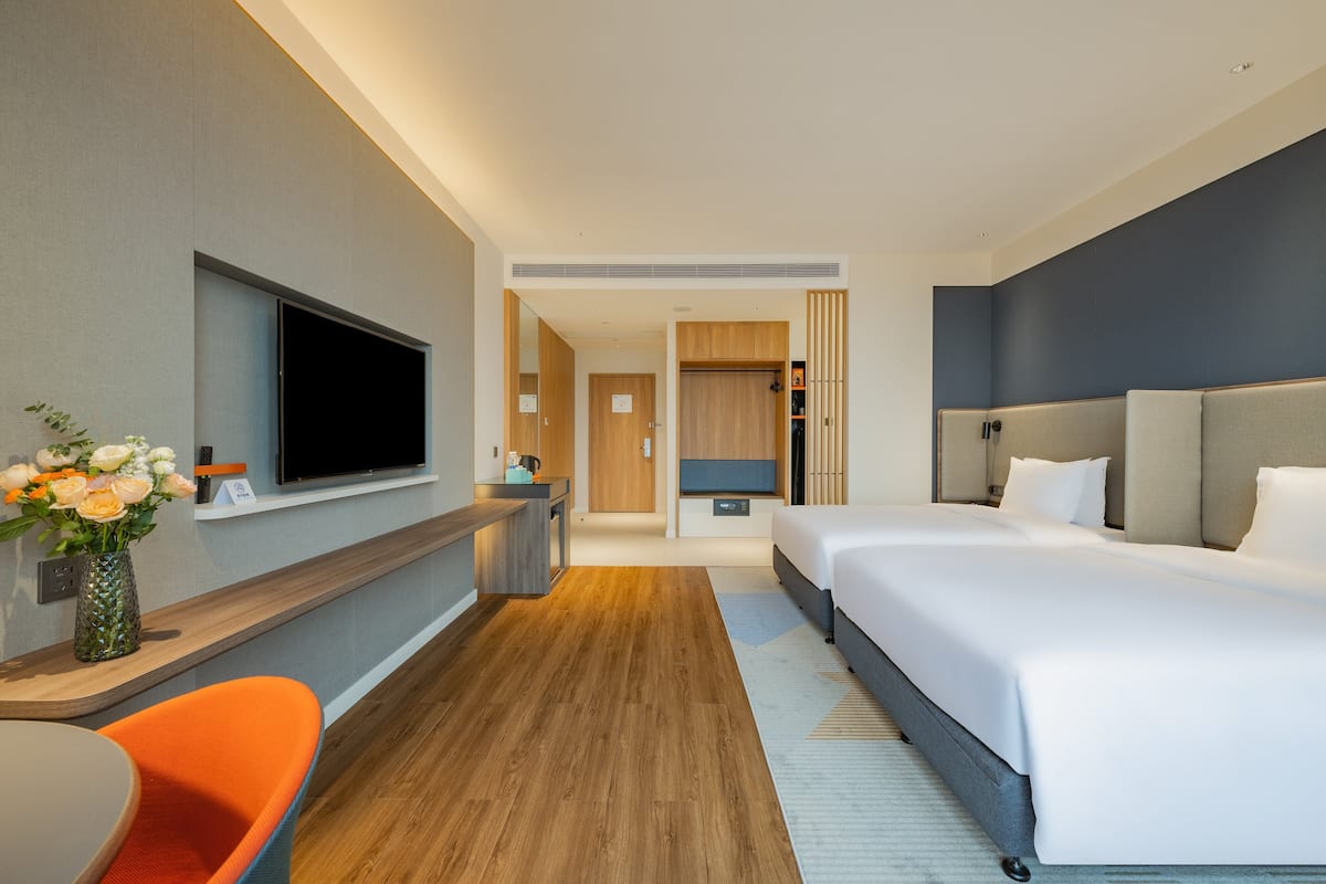 Phòng Tiêu chuẩn, 2 giường đơn | Bộ đồ giường cao cấp, chăn bông, minibar, két bảo mật tại phòng 