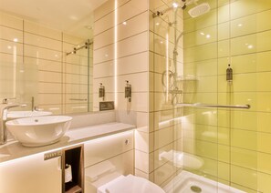 Bathroom - Hub By Premier Inn London Shoreditch (London)
