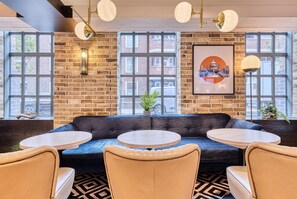Bar (on property) - Hub By Premier Inn London Shoreditch (London)