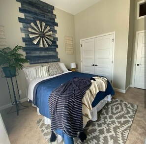 2 bedrooms, desk, iron/ironing board, free WiFi