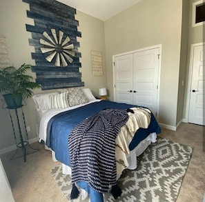 2 bedrooms, desk, iron/ironing board, free WiFi