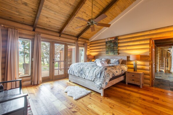 6 bedrooms, free WiFi, bed sheets