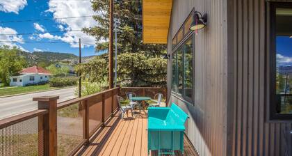 In the Heart of Ridgway- Amazing View- AC- Pet Friendly- Private Master